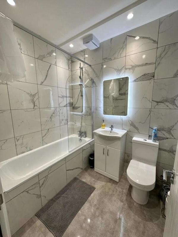 لندن Stratford Apartment With Balcony المظهر الخارجي الصورة